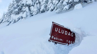 Uludağ’da kar kalınlığı 5 santimetreye ulaştı