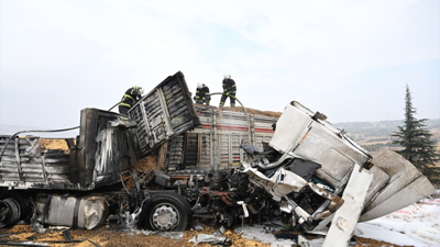 Gaziantep’te 3 tır çarpıştı, çarpışmanın ardından araçlar alev aldı