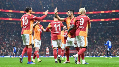 Galatasaray, Fenerbahçe’den emanetini geri aldı! İlk yarıyı Kasımpaşa’ya şov yaparak bitirdi