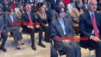 Bakan Ersoy'un katıldığı toplantıya damga vuran hareket: Sinem Ünsal ne yapacağını şaşırdı