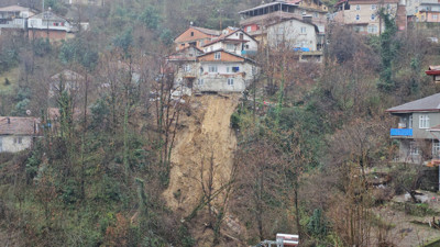 Zonguldak'ta korkutan heyelan: 8 kişilik aile tahliye edildi