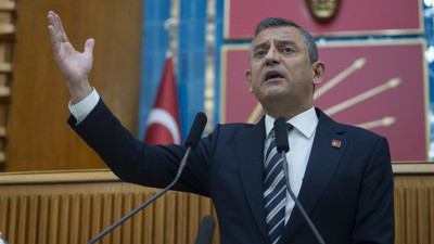 Özgür Özel’den Bahçeli’ye emekli maaşı çağrısı: Önergeyi verin, kayıtsız şartsız destekleyelim