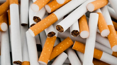 Yeni sigara yasakları yolda: Kasa arkasında satılamayacak, parklarda içilemeyecek