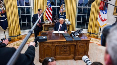 Donald Trump'ı kızdıran Epstein soruları! Gazetecileri Oval Ofis'ten çıkardı