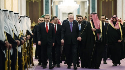 Cumhurbaşkanı Erdoğan’ın diplomasi hamlesi Tel Aviv’i alarmda tuttu: Orta Doğu’da yeni üçlü denge mi kuruluyor?