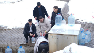 Muş'ta şebeke suyunda bakteri tespit edildi, vatandaşlar çeşmelere akın etti