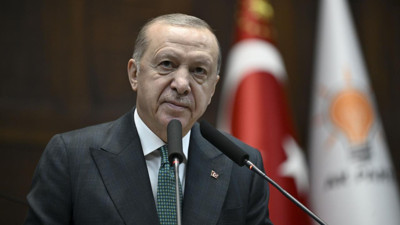 Cumhurbaşkanı Erdoğan’dan Özgür Özel’e sert çıkış: “Meyhane jargonuyla siyasetçilik oynamaktan artık vazgeçsin”