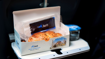 AJet uçuşlarda iftar ve sahur yemeği ikramı gerçekleştirecek