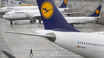 Almanya'da Münih Havalimanı ve Lufthansa "lojistik zafiyet" nedeniyle sert eleştirilerin hedefinde