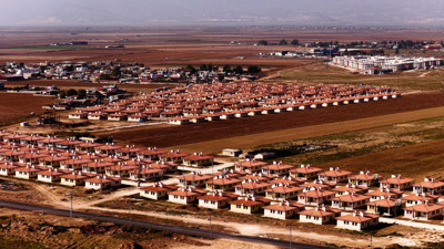 Bakan Kurum, Hatay'daki Türkiye'nin ilk kırsal uydu kendini paylaştı