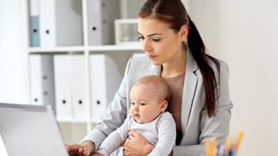 Annelik izni 8 haftadan 16 haftaya; babalık izni 10 güne çıkarıldı