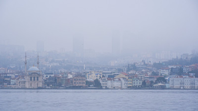 İstanbul'da sis etkili oldu, görüş mesafesi düştü: Sürücüler zor anlar yaşadı