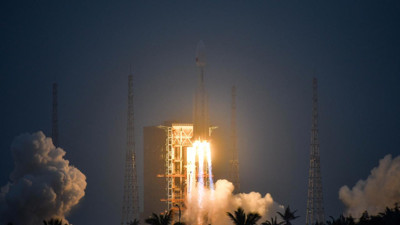 Çin, uzaya yeni internet uyduları gönderdi