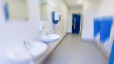 Okul tuvaletinde silah ve tehdit notu bulundu