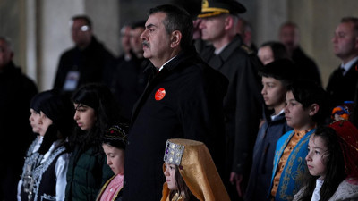 Bakan Tekin’den Anıtkabir’de 23 Nisan mesajı