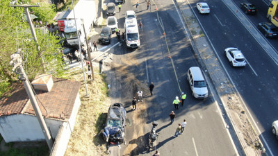 İzmir'de freni patlayan tır 9 aracı biçti: 1’i polis 3 kişi hayatını kaybetti