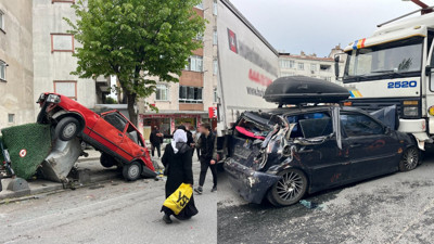 Bağcılar’da freni boşalan kamyon 8 araca çarptı