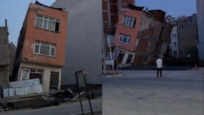 Bitişikteki inşaatın temel kazısında çatlaklar oluşan 3 katlı bina çöktü