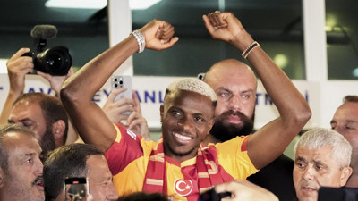 Efsane isimden Osimhen için dev çağrı