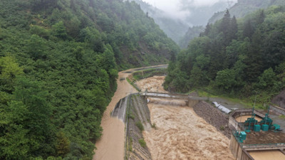 Giresun’da sağanak hayatı olumsuz etkiledi: Dereler taştı, yol ulaşıma kapatıldı