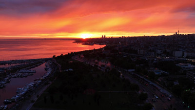 İstanbul'da yağmur sonrası gün batımı mest etti