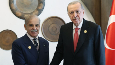 Pakistan Başbakanı Şerif yarın Türkiye'ye geliyor