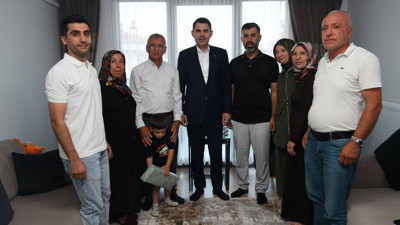 Bakan Kurum’dan Adıyaman’da duygulandıran ziyaret: 9 yakınını kaybeden dedeye anlamlı buluşma