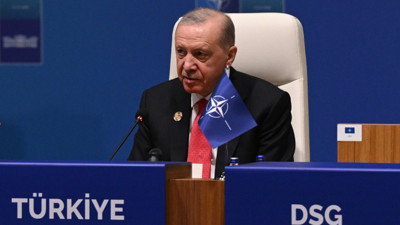 Cumhurbaşkanı Erdoğan'dan NATO Zirvesi'nde net mesaj: "Savunma kısıtlamaları kalkmalı"