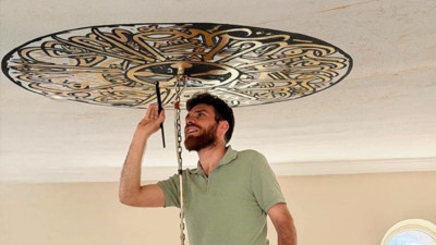 İmamın sanat sevgisi camiye yansıdı