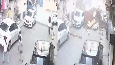 İstanbul'da korku dolu anlar! Uçan çatı çocukların üzerine düşecekti