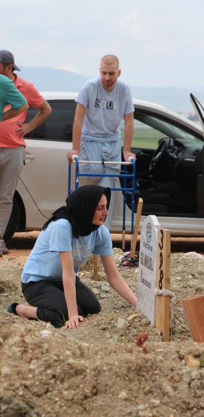 Kahramanmaraş merkezli depremlerden etkilenen Hatay'da buruk bayram - Resim: 8