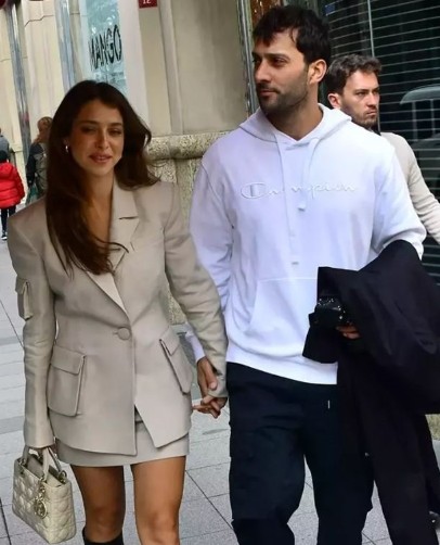 Hande Erçel'in ablası Gamze Erçel, kızı Mavi'nin sağlık durumu hakkında bilgi verdi! Mavi'nin sağlık durumu nasıl? - Resim: 8