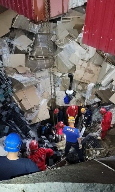 Giresun'da fabrikada göçük! Toprak altında kalan işçi için çalışmalar devam ediyor - Resim: 7