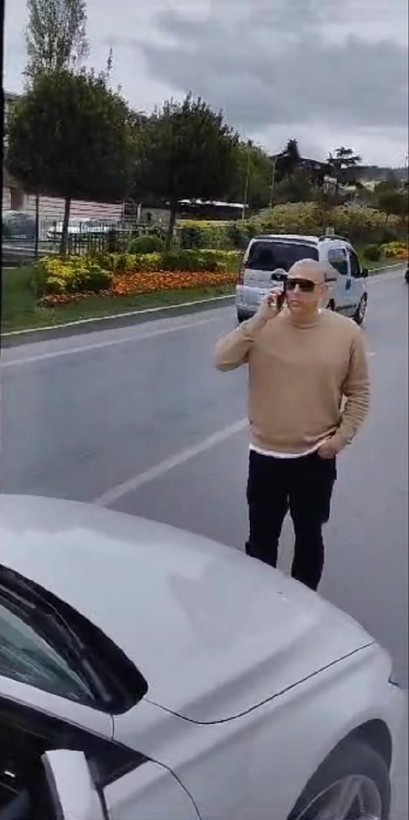 Üsküdar'da tansiyonlar yükseldi! Gözü dönen adam otobüsün önünü kesti, sebebi 'pes' dedirtti! - Resim: 2