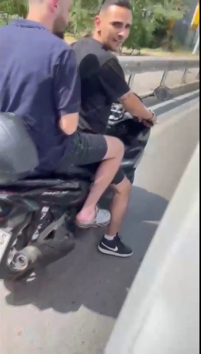 Kadıköy'de ambulansın önünü kesen magandalar yakalandı - Resim: 2