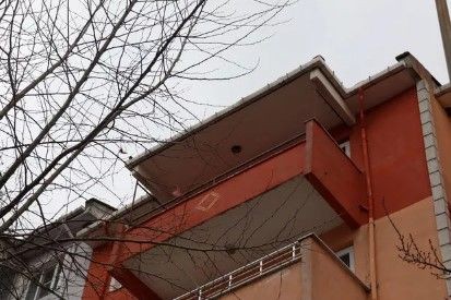 Edirne'de korkunç olay! Genç kadın balkondan taksicinin üzerine düştü - Resim: 3