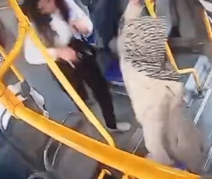 Otobüs şoförü, aracında unutulan içinde para ve altın olan çantayı sahibine ulaştırdı - Resim: 7