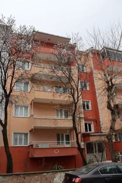 Edirne'de korkunç olay! Genç kadın balkondan taksicinin üzerine düştü - Resim: 6