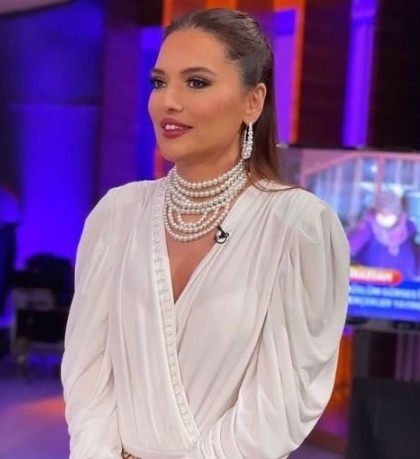 Konser için tekneyle yola çıkan Demet Akalın kaza geçirdi! Tekne battı... Ekibiyle zor anlar yaşadı - Resim: 2