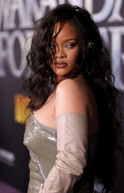 Dünyaca ünlü şarkıcı Rihanna Türkiye'ye geliyor - Resim: 2