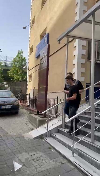 E-5'te korku dolu anlar! Korsan taksici kadını araçtan yola attı - Resim: 2