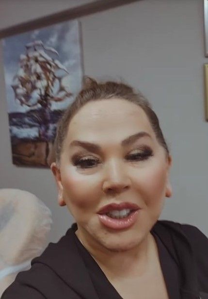 Geçirdiği operasyonlarla bambaşka birine dönüşen Safiye Soyman'a bir bakın! Son halini görenler gözlerine inanamadı! "Bu gerçekten Safiye Soyman mı?" - Resim: 14