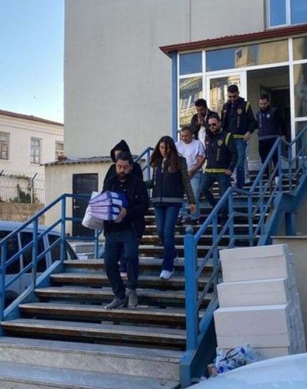 Muğla'da fuhuş çetesine operasyon! 17 yabancı kadın kurtarıldı - Resim: 5