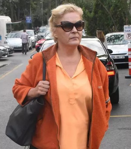 Usta oyuncu Nurseli İdiz'den çarpıcı siyaset yorumu: Toplumu iktidar değil laik kesim ayrıştırıyor - Resim: 4