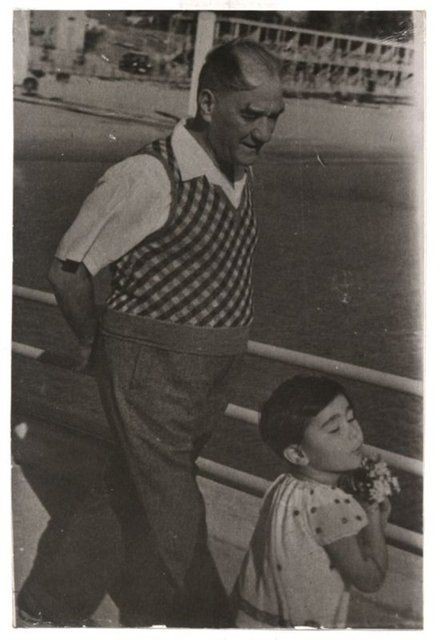 23 Nisan Ulusal Egemenlik ve Çocuk Bayramı'nda çocuklarla Atatürk! - Resim: 3