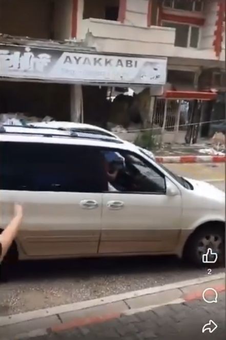 Hatay'da şiddetli yağış sırasında ağır hasarlı 2 katlı bina çöktü - Resim: 7