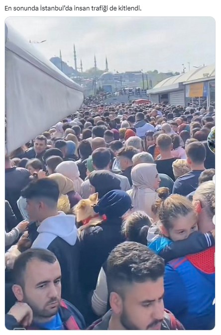 İstanbul'da bayram izdihamı yaşandı! Adım atacak yer kalmadı - Resim: 2