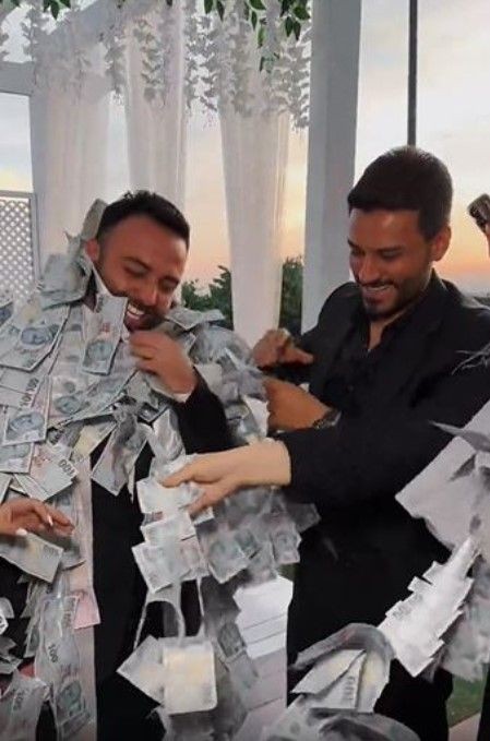 "Gelinim olur musun?" yarışmasına damga vuran Caner Toygar evlendi! Nikah şahidi olan Esra Erol'un kocası Ali Özbir'den olay takı - Resim: 6