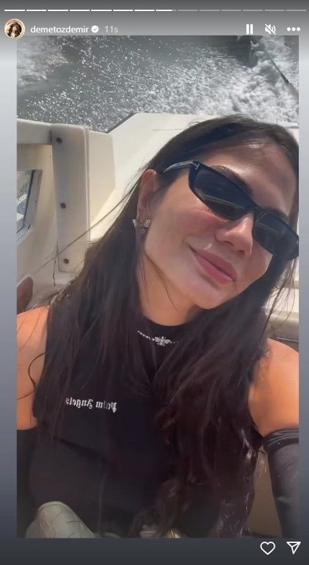 Demet Özdemir kalçasına kadar uzanan yırtmaçlı pozlarıyla çok konuşuldu! Shopsuz halini gören şaştı kaldı - Resim: 13