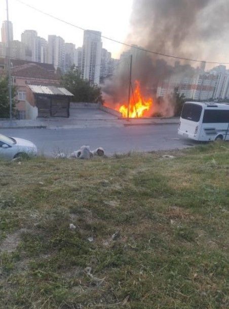 İstanbul'da korku dolan anlar! Ölümle burun buruna geldiler... Evini görünce fenalaştı - Resim: 3